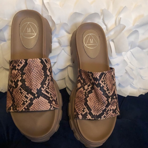 MISSGUIDED animal print sandals size 6 - Picture 4 of 10